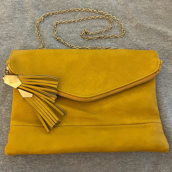 Urban Expressions Yellow Nala Tassel Zip Clutch - Picture 1 of 6